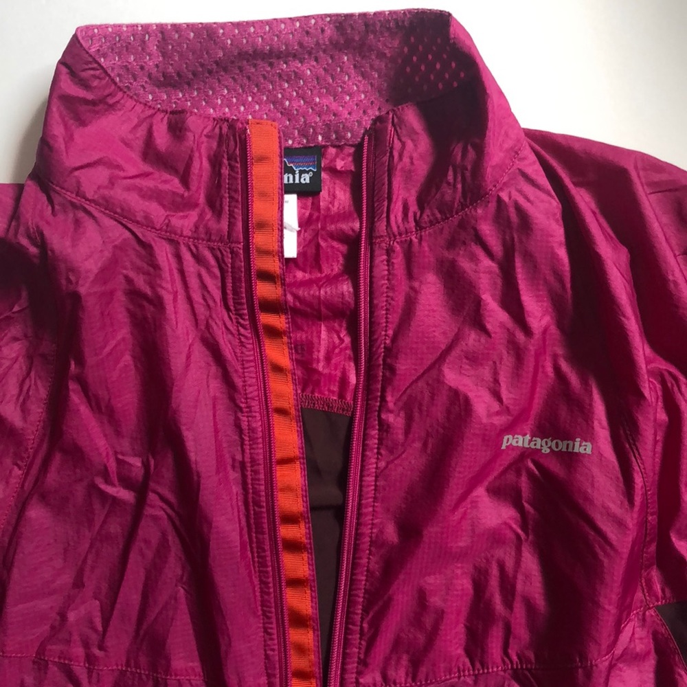 Patagonia Cycling Windbreaker in Magenta Medium